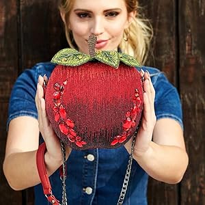 MARY FRANCES 赤 リップビーズパーティーバッグ　メアリーフランシス MARY FRANCES 赤 リップビーズパーティーバッグ メアリー